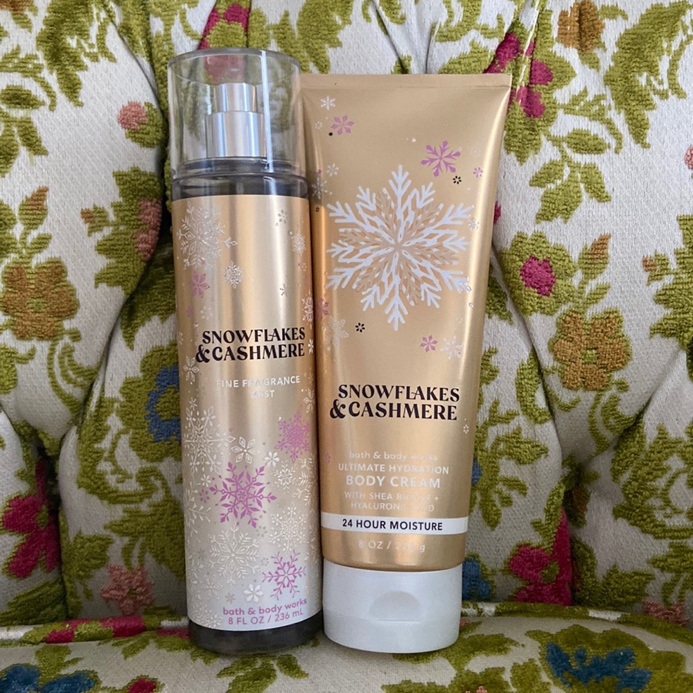 Bath & Body Works Snowflakes and Cashmere Spray and Body Lotion NEW
